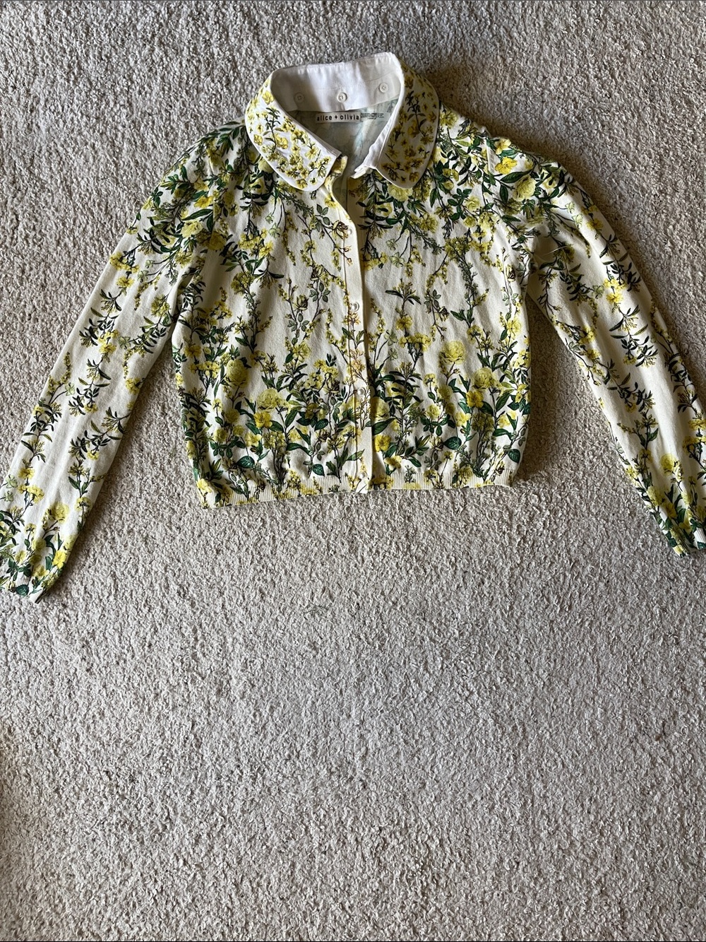 Alice + Olivia CARSON PRINTED CARDIGAN Fresh Air Butter Yellow Floral - Picture 5 of 11